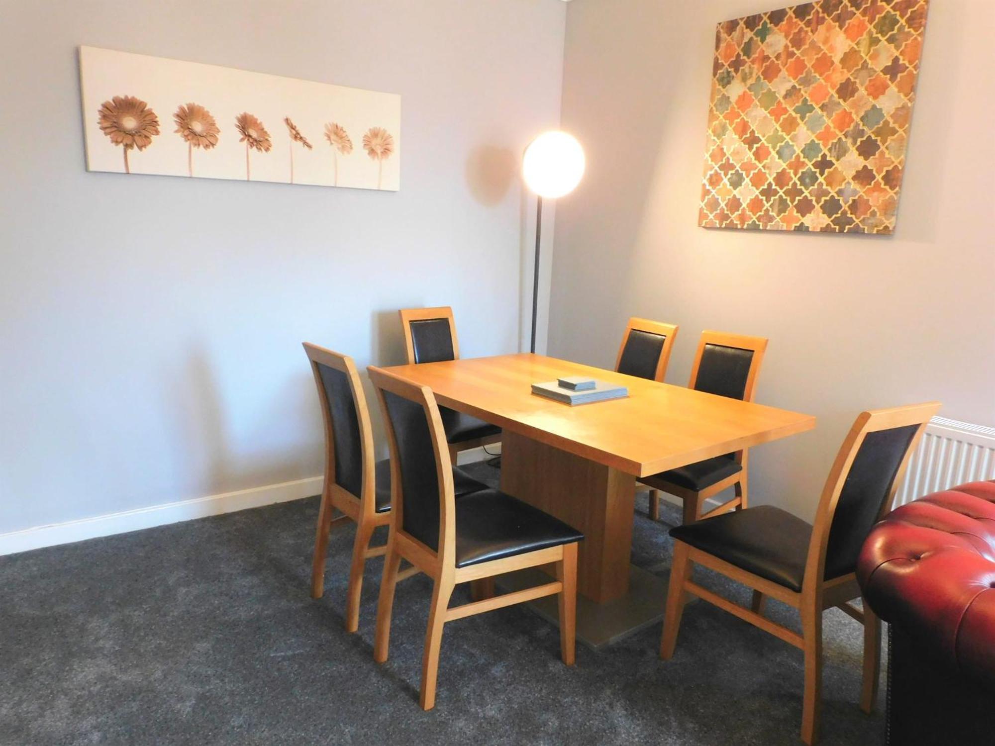 גלאזגו City Centre 2 Bedroom Apt, Close To M8 & Tourist Attractions מראה חיצוני תמונה